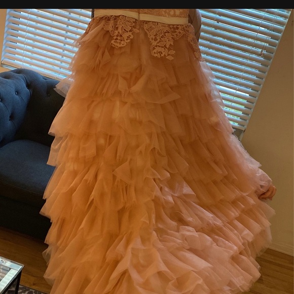 dresse - Picture 3 of 3